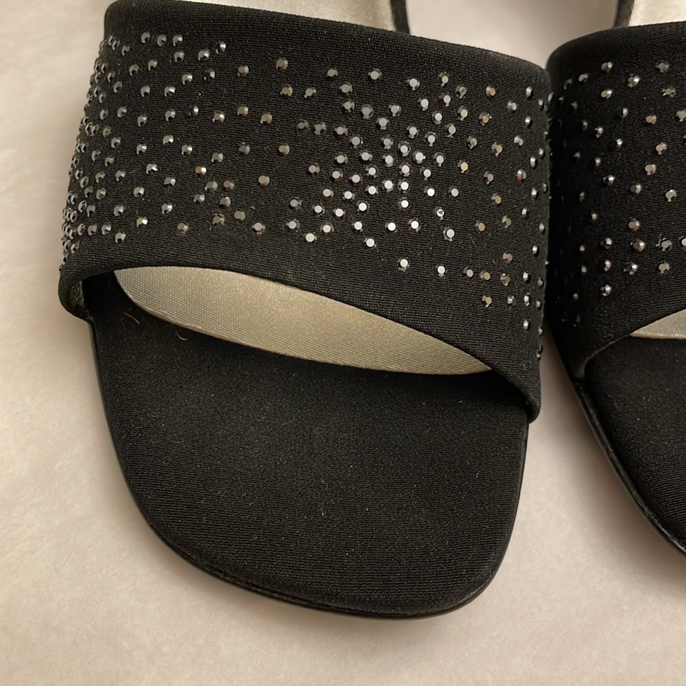 Stuart Weitzman 2” Heel Slides. In Perfect Condit… - image 2